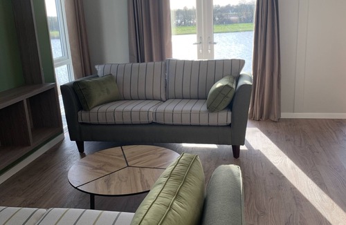 Boston Apartment | Sunflower Lodge - Lake View