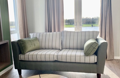 Boston Apartment | Sunflower Lodge - Lake View