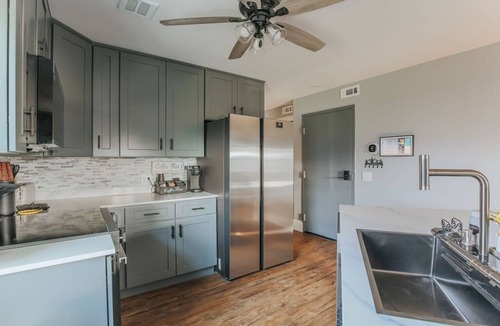 Fishersville Apartment | Sunflower Oasis: NEW Fishersville Oasis