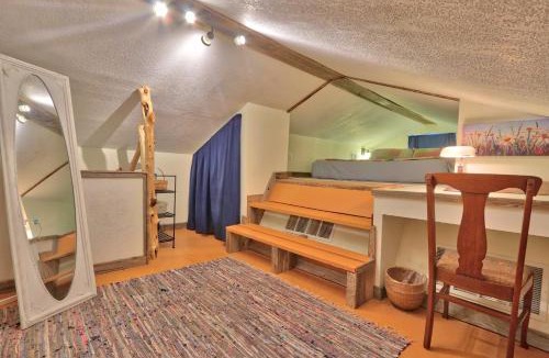 San Marcos House | Sunflower Ridge Cabin
