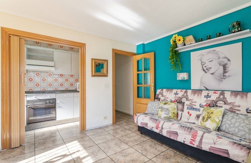 Santa Pola Apartment | 'Sunflower Salamanca' Apartment with Balcony and Air Conditioning
