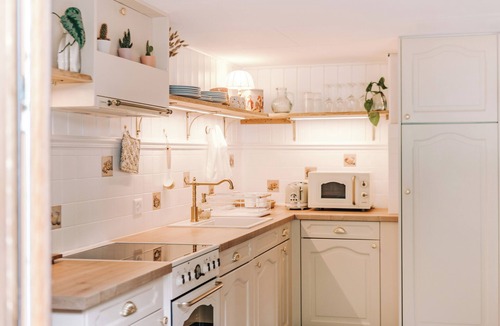 Beatenberg Condo | SUNGALOW Beatenberg- Panoramic Vintage-Chic Chalet with Gourmet Kitchen