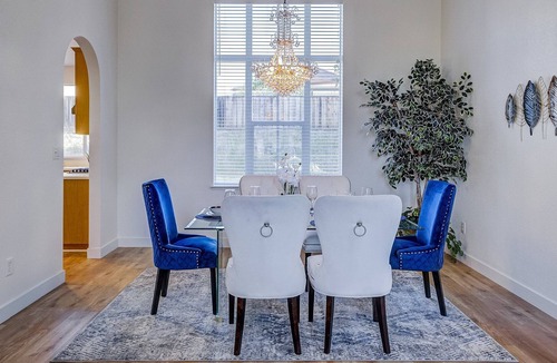 Antioch House | SUNKISSED SPACIOUS 5BD HOME W/ POOL TABLE & BBQ