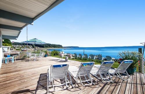 Clinton House | Sunlight Beach Shoreline