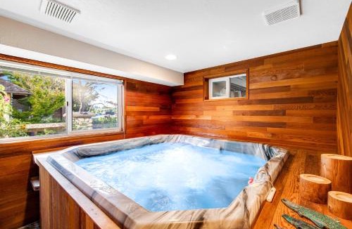 Clinton House | Sunlight Beach Shoreline