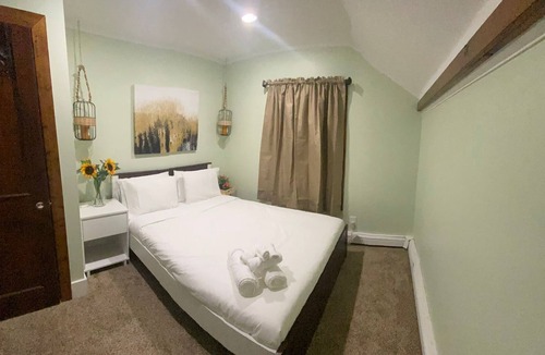 Palenville House | Sunlight Suite