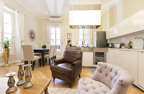 Old Town Apartment | SunlightProperties CRISTAL - Exceptional - 2 mins from the beach