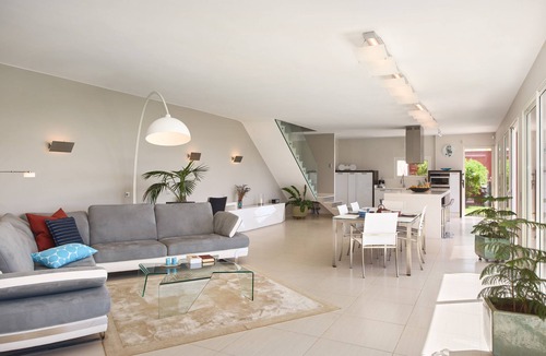 Peymeinade Villa | SunlightProperties: SPLENDID: Villa, 4 Bedroom/3 bath, jacuzzi, heated pool