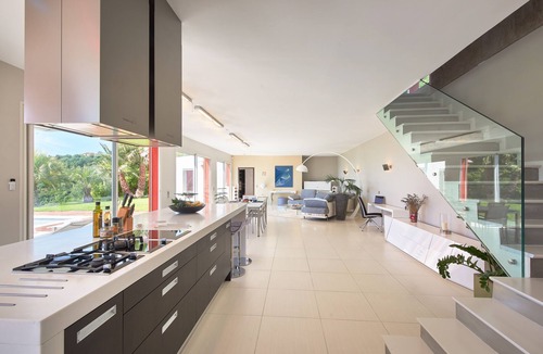 Peymeinade Villa | SunlightProperties: SPLENDID: Villa, 4 Bedroom/3 bath, jacuzzi, heated pool