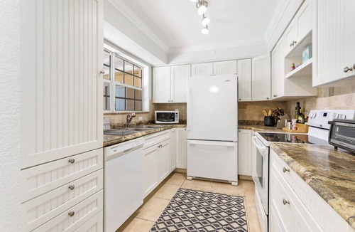 Cypress Point House | Sunlit 3BR/3BA Pompano Beach Home: Wi‑Fi, Kitchen & Hot Tub
