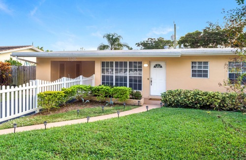 Cypress Point House | Sunlit 3BR/3BA Pompano Beach Home: Wi‑Fi, Kitchen & Hot Tub