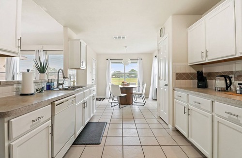 Barker House | Sunlit 3BR Modern Retreat Near 3 Highways