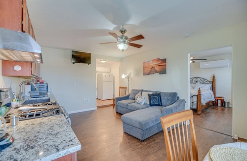 Albuquerque House | Sunlit Albuquerque Retreat: 3 Mi to Old Town!