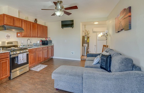 Albuquerque House | Sunlit Albuquerque Retreat: 3 Mi to Old Town!