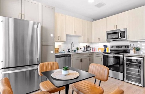 Scofield Farms Condo | Sunlit Austin 1BR | Pool, Gym & Parking