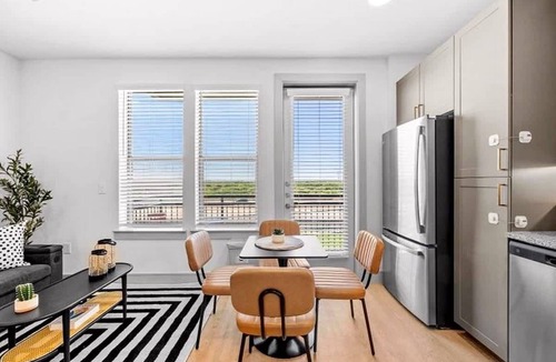Scofield Farms Condo | Sunlit Austin 1BR | Pool, Gym & Parking