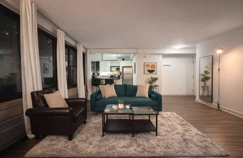 East Hyde Park Apartment | Sunlit & Chic 2BR Retreat