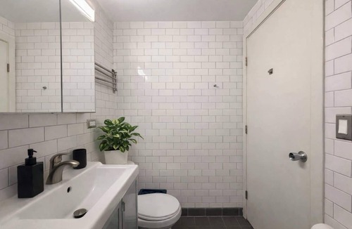 East Hyde Park Apartment | Sunlit & Chic 2BR Retreat