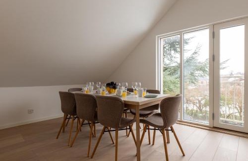 Vigerslev Apartment | Sunlit Loft Apartment in Valby with Parking for 8