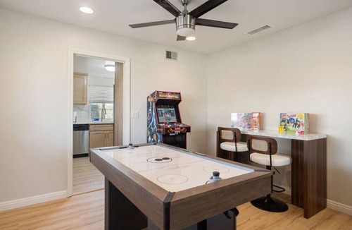 Placentia House | Sunlit Oasis: Heated Pool & Jacuzzi | Near Disney