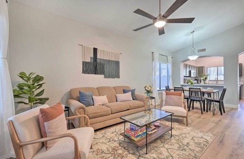 Peoria House | Sunlit Peoria Gem w/Yard: Hike, Golf & Explore!