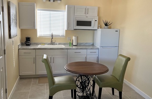 Sequim Cottage | Sunlit Sequim Cottage