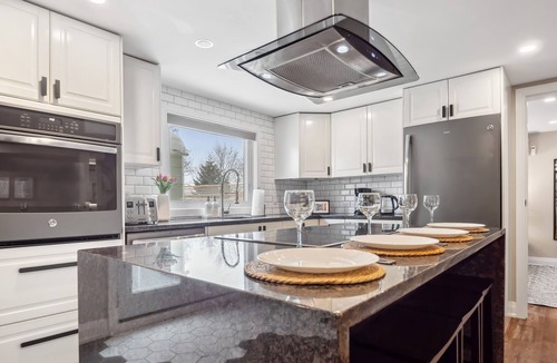 Burlington Apartment | Sunlit Suite: 2 Queen Beds/1 Bath Apt: Mins to Train, Trails, Downtown & Golfing