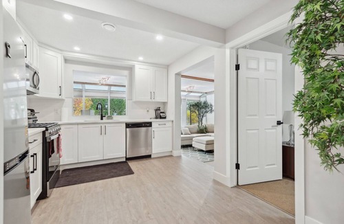 Bridlewood House | Sunlit Suite, Hot Tub Haven