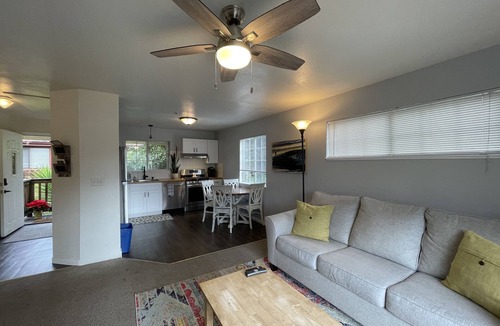 Beach Hill - Beach Flats House | Sunlit Surf Guest House - Downtown -2bd/1ba