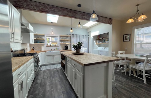 Beach Hill - Beach Flats House | Sunlit Surf Retreat