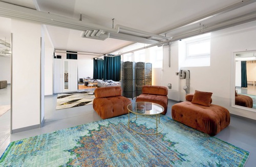 District 4 Apartment | Sunlit Urban Haven: Zurich Loft with 5 Queen Beds