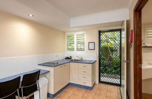 Airlie Beach Apartment | Sunlit Waters Studio Apartments