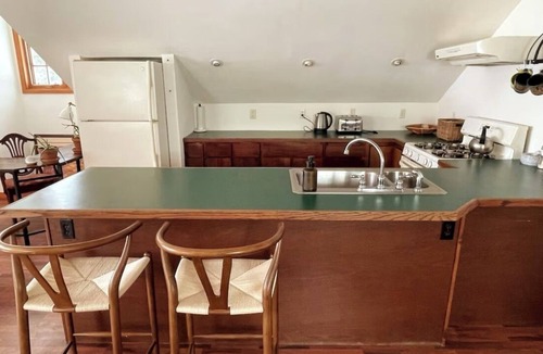 Redstone Apartment | Sunny 2-bedroom loft in charming Redstone awaits you