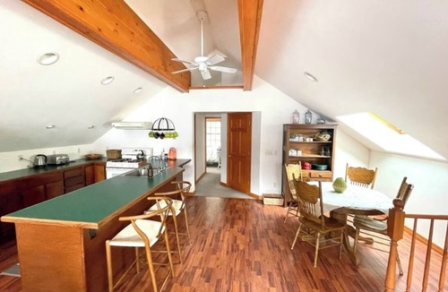 Redstone Apartment | Sunny 2-bedroom loft in charming Redstone awaits you