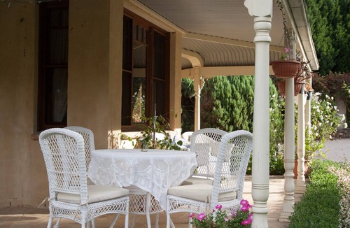 Kurrajong Apartment | Sunningdale at The WIllows Luxury Suite