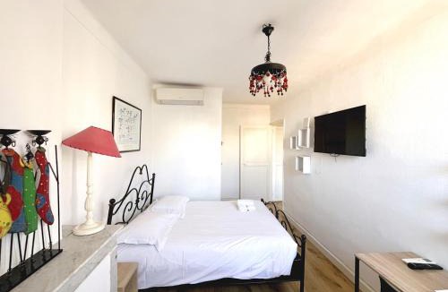 Cannes City Centre Apartment | Sunny 1 Bedroom Rue Commandant André