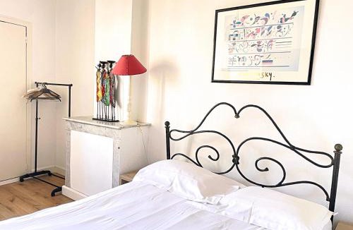 Cannes City Centre Apartment | Sunny 1 Bedroom Rue Commandant André