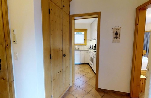 Silvaplana Apartment | Sunny 2 ½-room apartment on 1st Floor, 55 m2, quiet location.