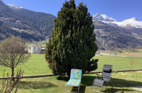 Li Curt Apartment | Sunny 2.5-room flat in a quiet location