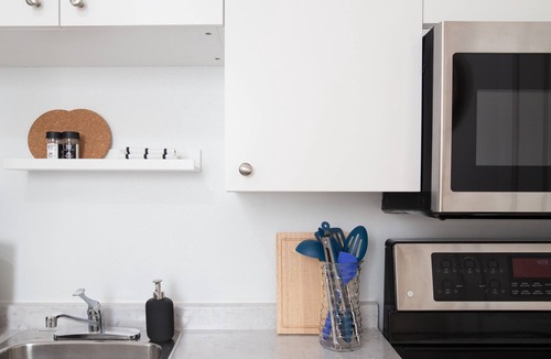 Winnipeg Apartment | Sunny 2 Bed Suite by HSC & U of M