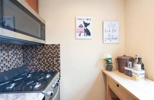 Sea Gate Apartment | Sunny 2 bedroom loft - lighthouse and ocean views