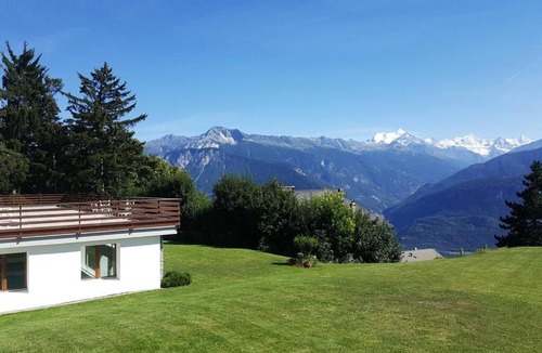 Aminona Apartment | Sunny 2 BR w large terrace, stunning views & pool