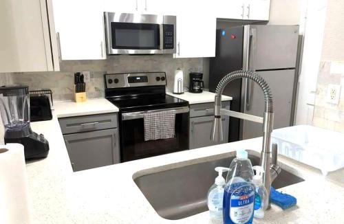 Egypt Apartment | Sunny 2BR Magnolia Escape Pool Gym & Location