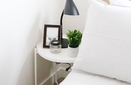 Brandon Apartment | Sunny 3 Bedroom Apartment in Character Building