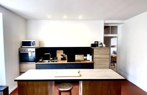 Moulins Engilbert Apartment | Sunny 3BR Apt