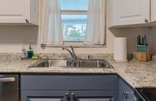 Walsingham House | Sunny 3BR escape w/tiki patio dining & yard