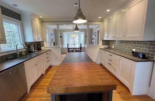 South End House | Sunny 4-bedroom house with AC in charming Burlington