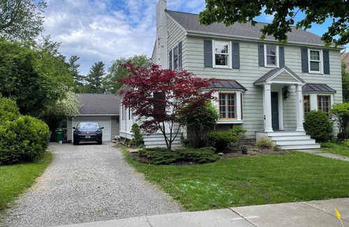 South End House | Sunny 4-bedroom house with AC in charming Burlington