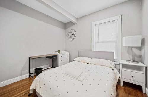 Winter Hill Apartment | Sunny 4bd 2bth Apt In Somerville