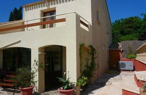 Saint-Pargoire Apartment | Sunny A/C apartment with terrace overlooking countryside and private pool